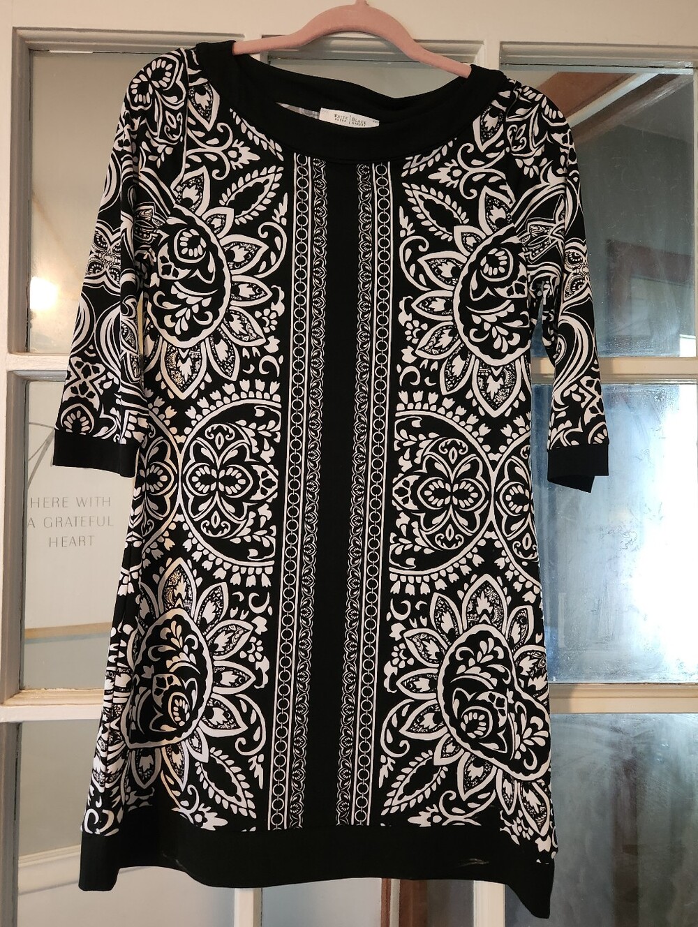 White House Black Market Black White Floral Paisley 3/4 Sleeve Shift Dress Small